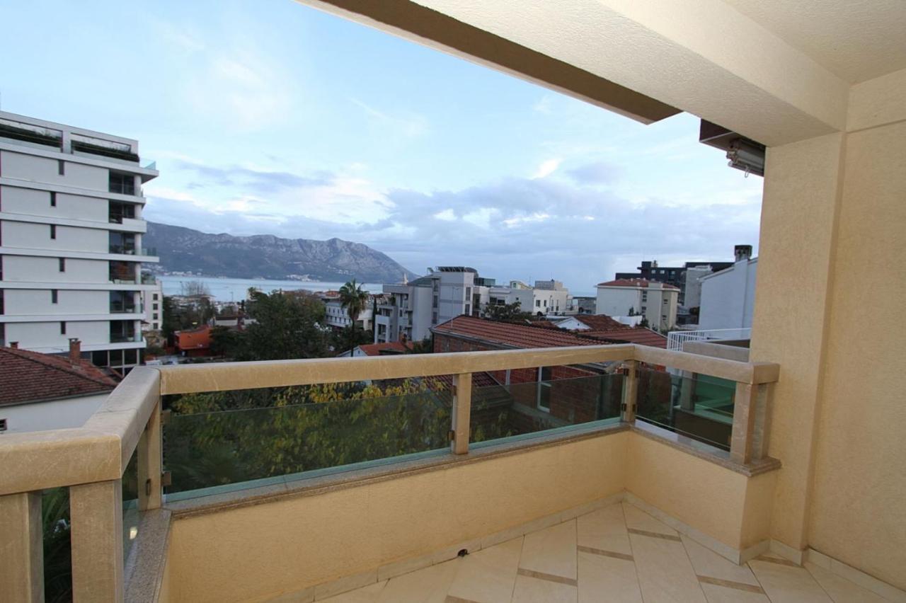 Luxury Big Blue Apartment Budva